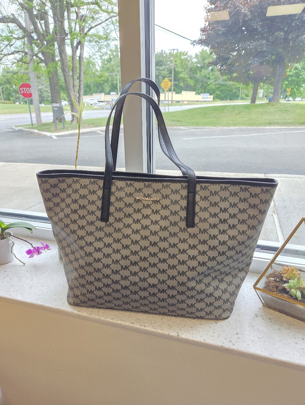 Michael Kors Signature Emry Zip Tote